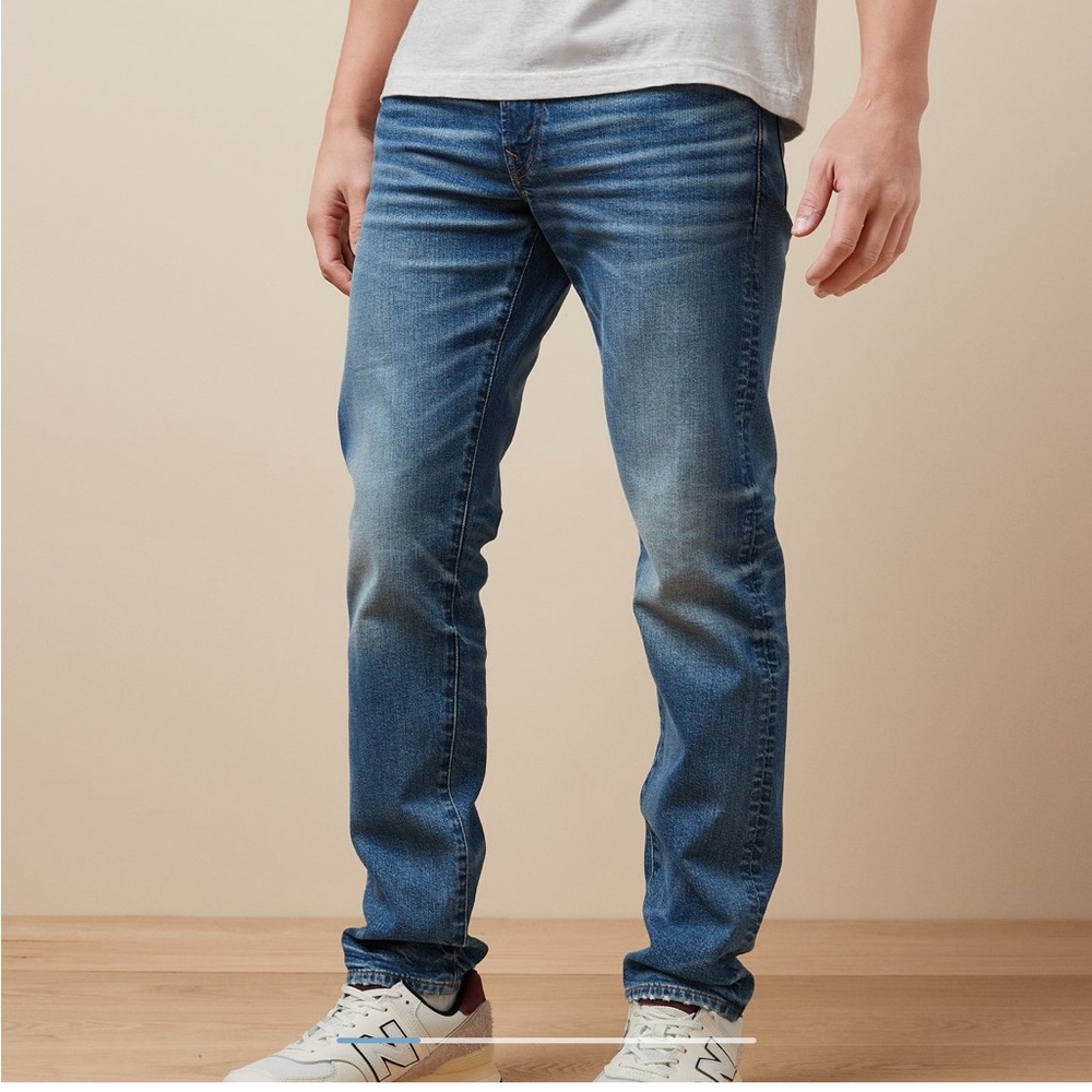 Lot of 2 Men’s AE Extreme Flex Slim Straight Jeans 32/34 and 34/34